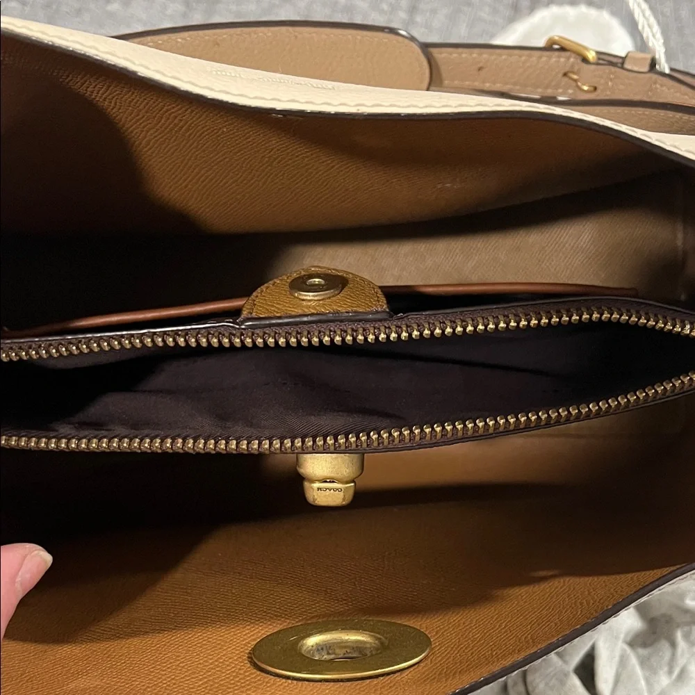 Coach Cream and Tan Leather Willow Shoulder Bag - Picture 11 of 16